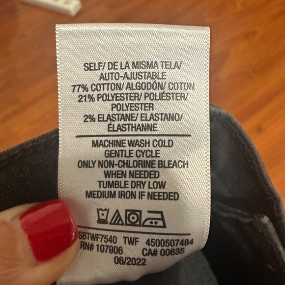 HUDSON NOA Jeans • Mid-Rise Straight Crop • Size 30/10 - Picture 10 of 11